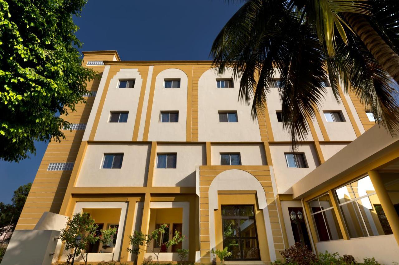 Dunia Hotel Бамако Экстерьер фото